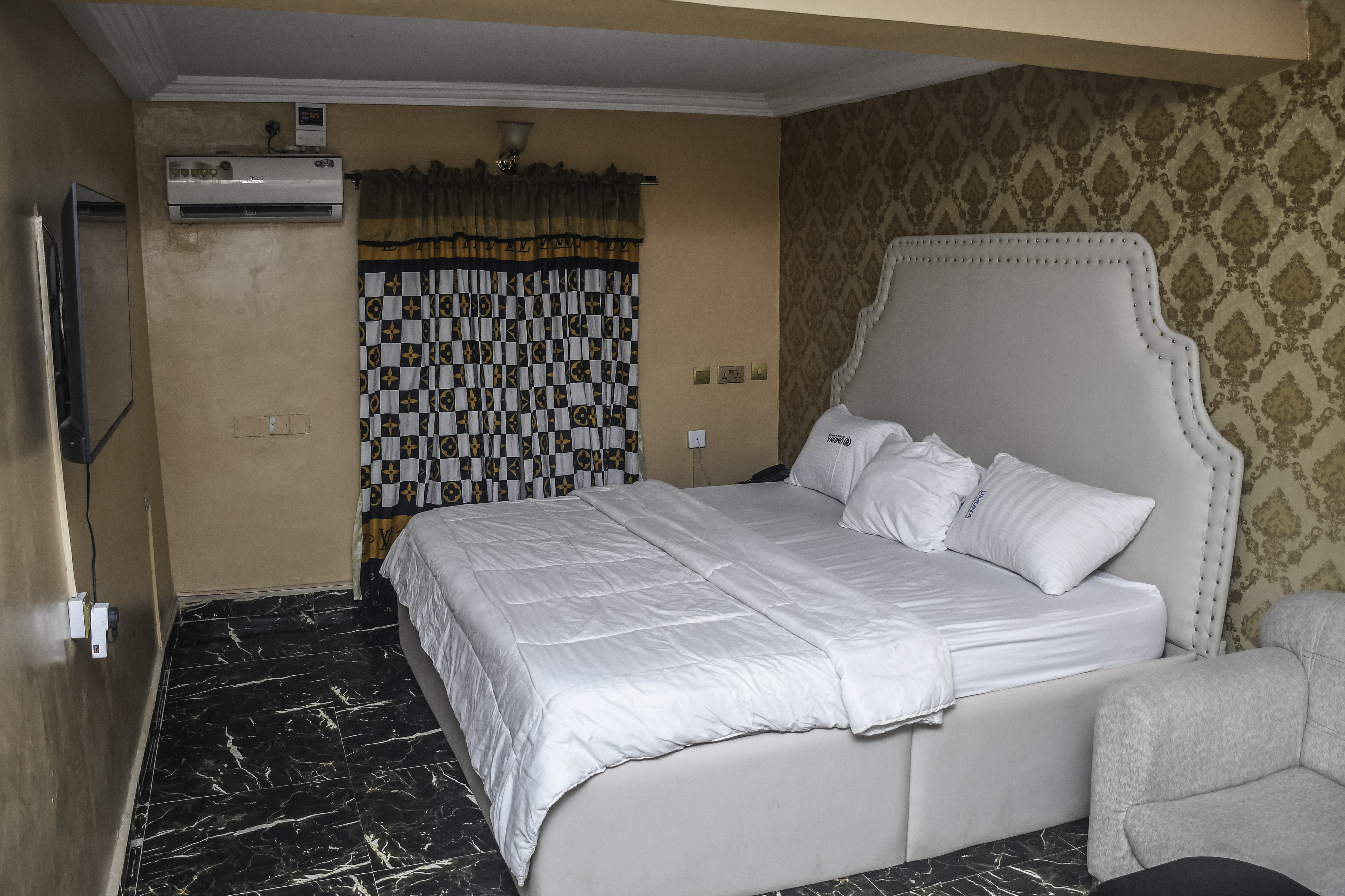 Couples offer at Umuna Villa Hotel